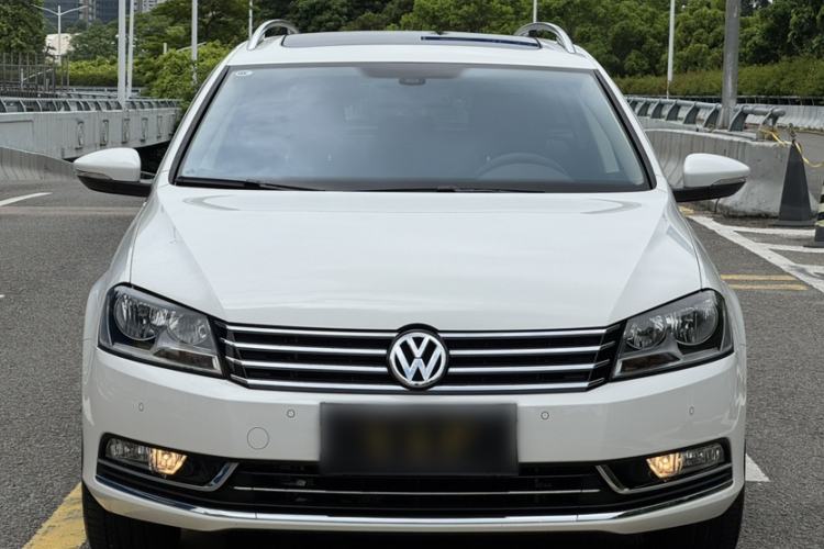 Used Volkswagen Magotan 2012 Travel Edition 2.0 TSI Comfort Version Exterior 2