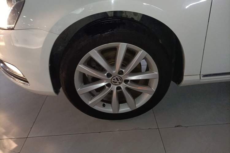 Used Volkswagen Magotan 2012 Travel Edition 2.0 TSI Comfort Version Exterior 3