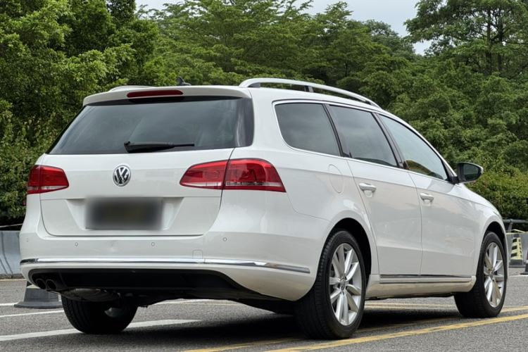 Used Volkswagen Magotan 2012 Travel Edition 2.0 TSI Comfort Version Exterior 4