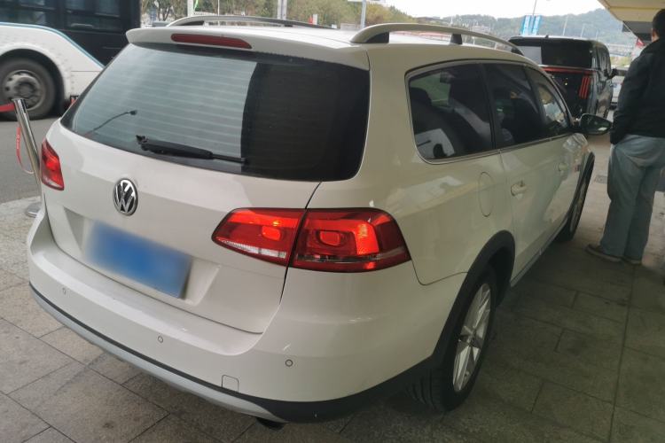 Used Volkswagen Magotan 2012 Travel Edition 2.0 TSI 4x4 Comfort Version Exterior 5