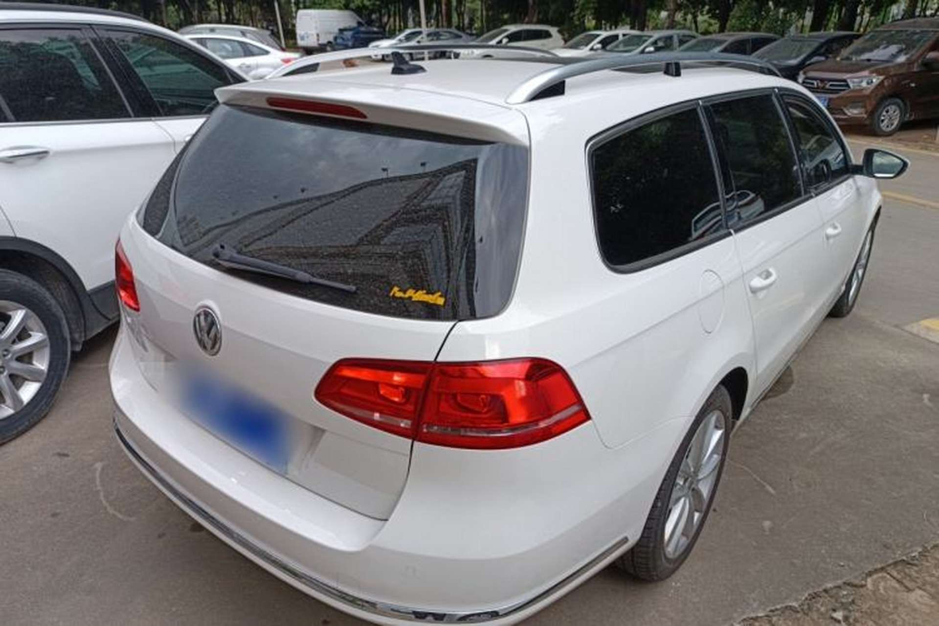 Used Volkswagen Magotan 2012 Travel Edition 2.0 TSI Comfort Version Exterior 5