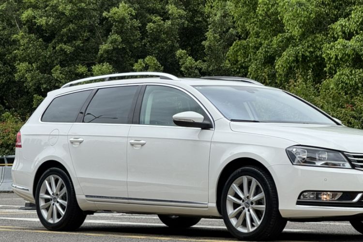 Used Volkswagen Magotan 2012 Travel Edition 2.0 TSI Comfort Version Exterior 5