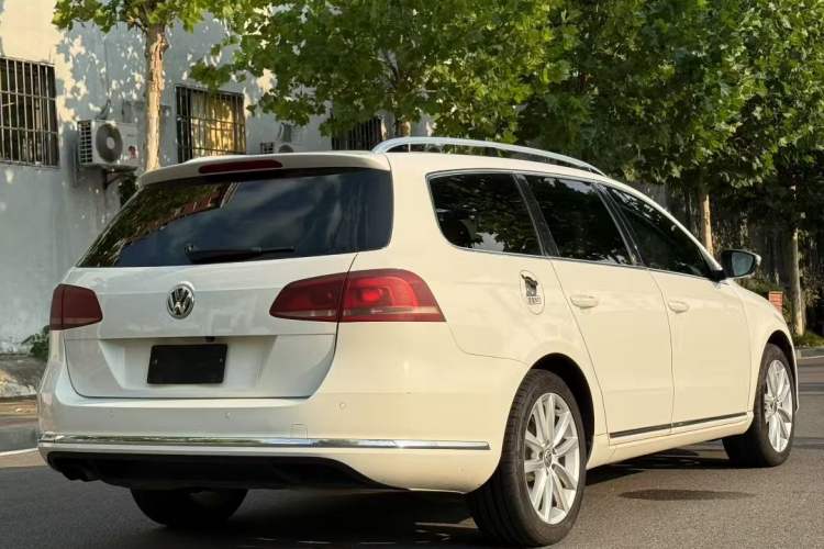 Used Volkswagen Magotan 2012 Travel Edition 2.0 TSI Comfort Version Exterior 5