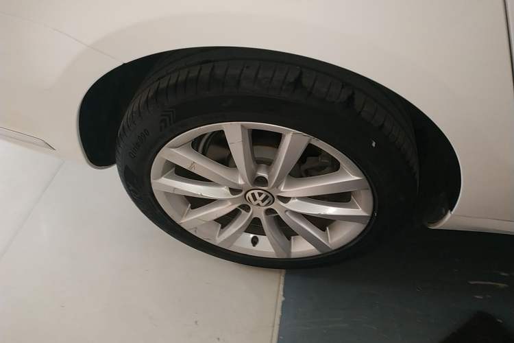 Used Volkswagen Magotan 2012 Travel Edition 2.0 TSI Comfort Version Exterior 5