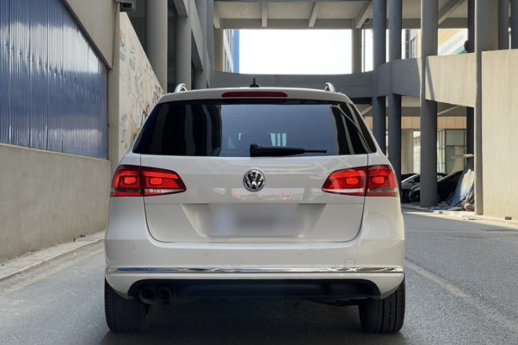 Used Volkswagen Magotan 2012 Travel Edition 2.0 TSI Comfort Version Exterior 5