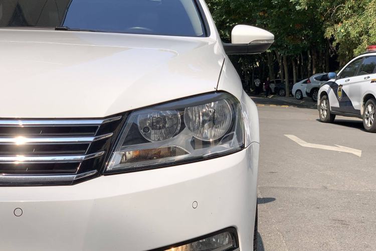 Used Volkswagen Magotan 2012 Travel Edition 2.0 TSI Comfort Version Exterior 6