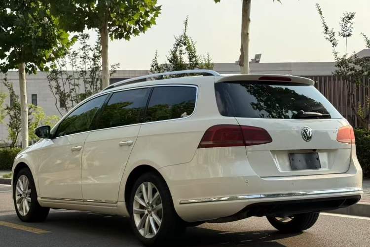 Used Volkswagen Magotan 2012 Travel Edition 2.0 TSI Comfort Version Exterior 6
