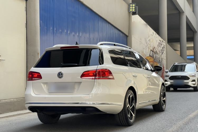 Used Volkswagen Magotan 2012 Travel Edition 2.0 TSI Comfort Version Exterior 6