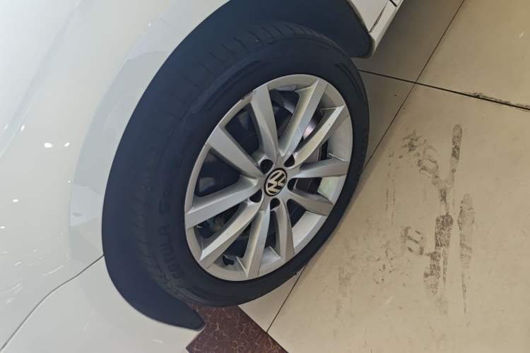 Used Volkswagen Magotan 2012 Travel Edition 2.0 TSI Comfort Version Exterior 7