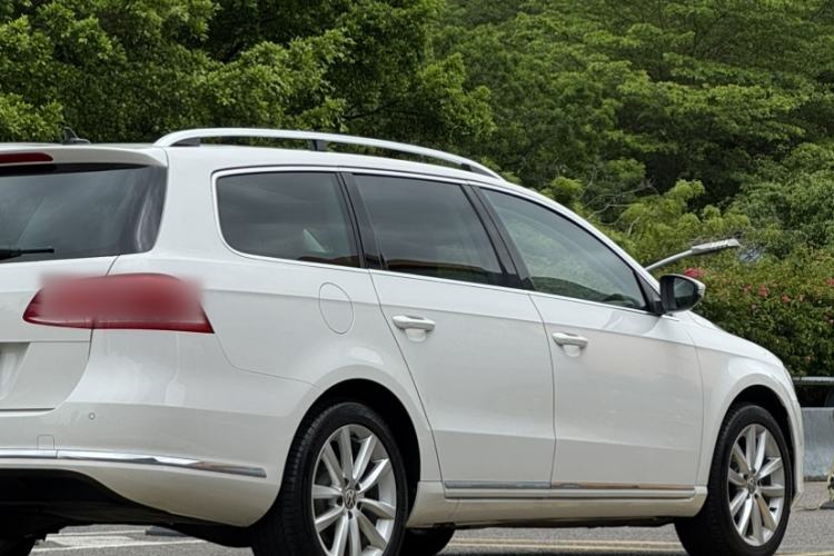 Used Volkswagen Magotan 2012 Travel Edition 2.0 TSI Comfort Version Exterior 9