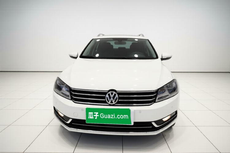 Used Volkswagen Magotan 2012 Travel Edition 2.0 TSI Comfort Version Front