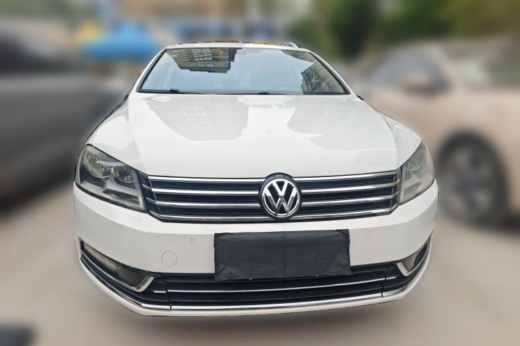Used Volkswagen Magotan 2012 Travel Edition 2.0 TSI Comfort Version Front