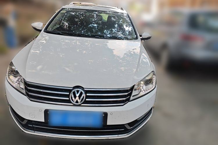 Used Volkswagen Magotan 2012 Travel Edition 2.0 TSI Luxury Version Front