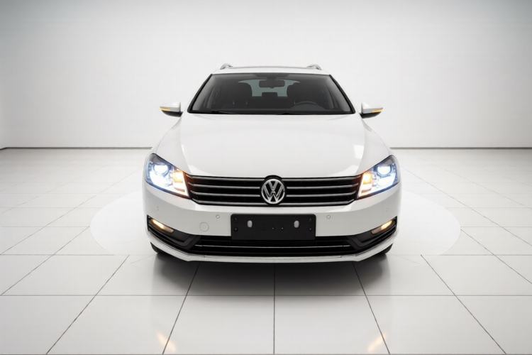 Used Volkswagen Magotan 2012 Travel Edition 2.0 TSI Comfort Version Front