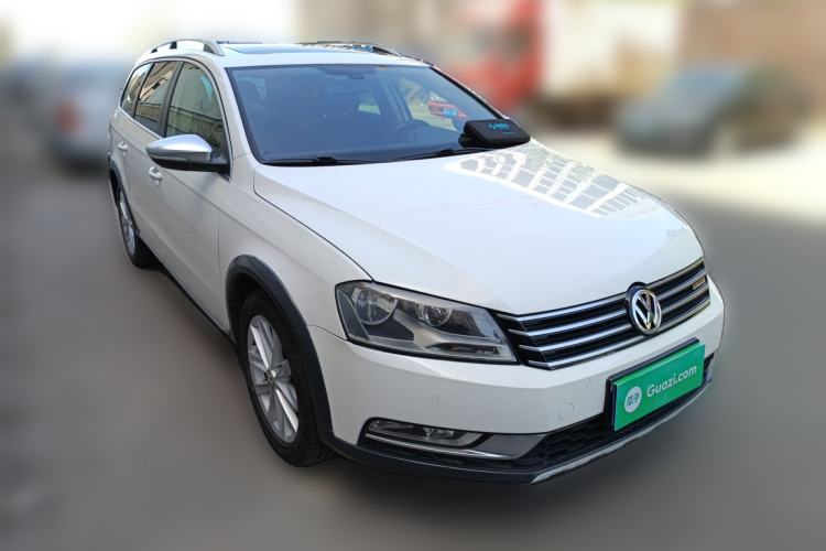 Used Volkswagen Magotan 2012 Travel Edition 2.0 TSI 4x4 Comfort Version Front Right 45 Deg