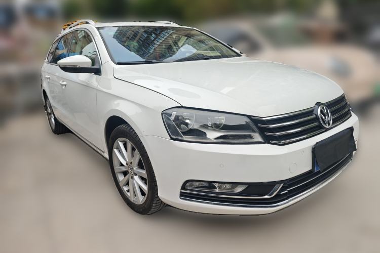 Used Volkswagen Magotan 2012 Travel Edition 2.0 TSI Comfort Version Front Right 45 Deg