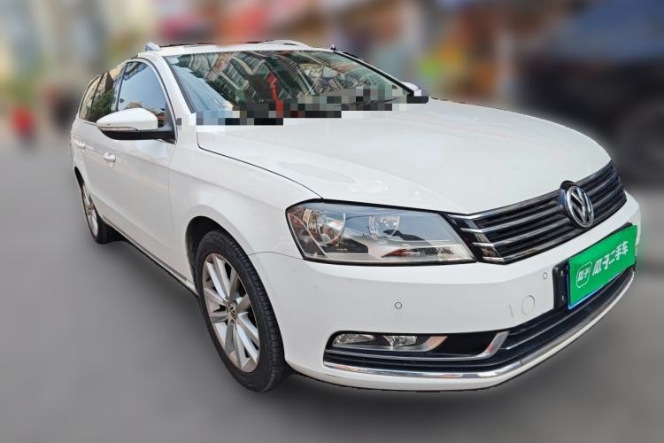 Used Volkswagen Magotan 2012 Travel Edition 2.0 TSI Comfort Version Front Right 45 Deg