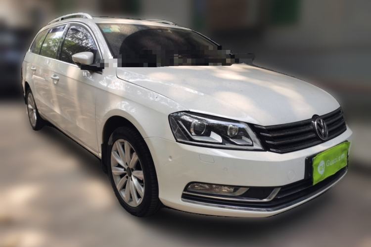 Used Volkswagen Magotan 2012 Travel Edition 2.0 TSI Luxury Version Front Right 45 Deg