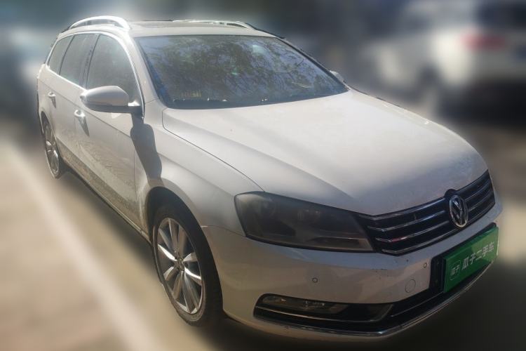 Used Volkswagen Magotan 2012 Travel Edition 2.0 TSI Comfort Version Front Right 45 Deg