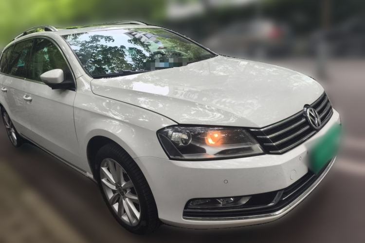 Used Volkswagen Magotan 2012 Travel Edition 2.0 TSI Comfort Version Front Right 45 Deg