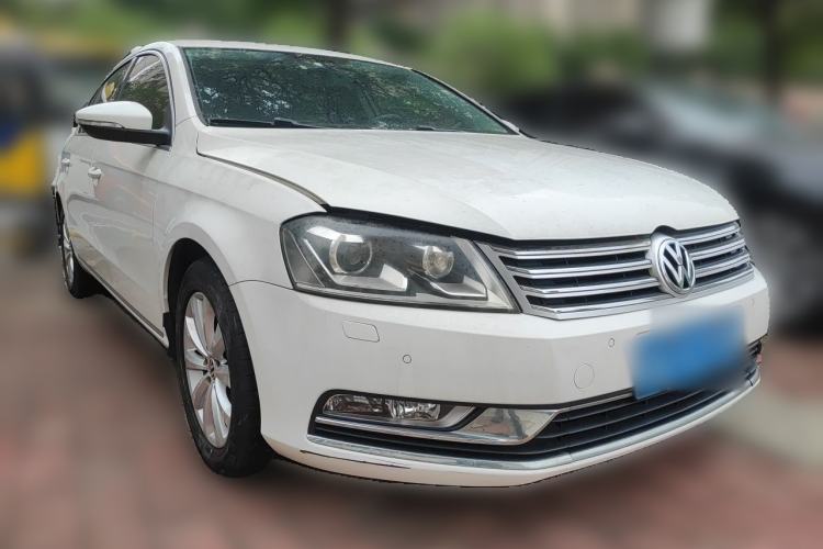 Used Volkswagen Magotan 2012 1.8TSI Luxury Model Front Right 45 Deg