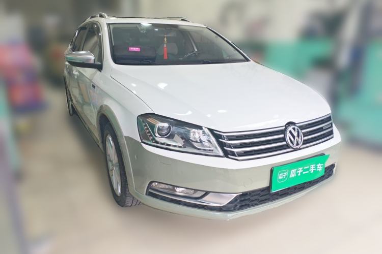 Used Volkswagen Magotan 2012 Travel Edition 2.0 TSI 4x4 Comfort Version Front Right 45 Deg
