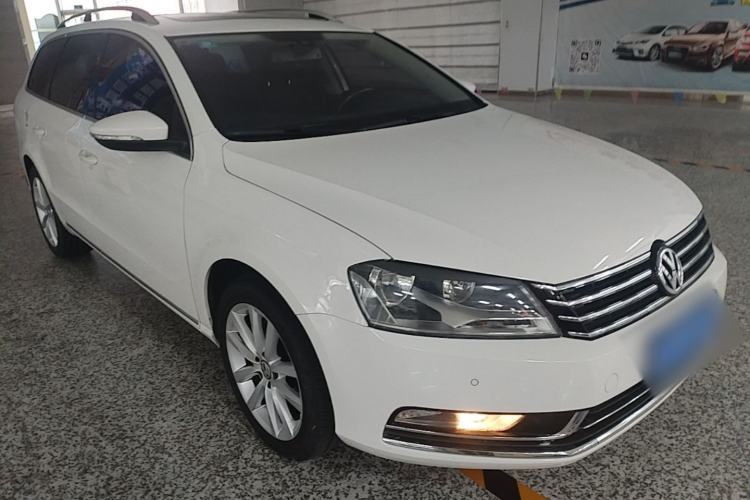 Used Volkswagen Magotan 2012 Travel Edition 2.0 TSI Comfort Version Front Right 45 Deg