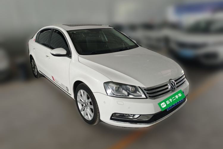 Used Volkswagen Magotan 2012 Facelift 1.8TSI Prestige Model Front Right 45 Deg