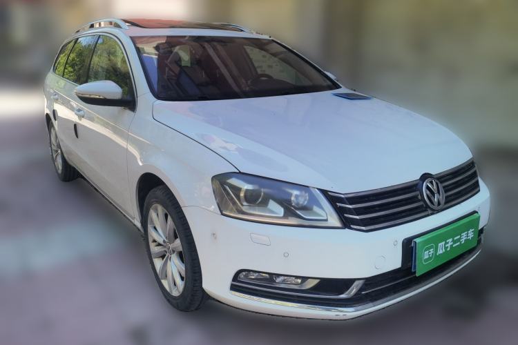 Used Volkswagen Magotan 2012 Travel Edition 2.0 TSI Luxury Version Front Right 45 Deg