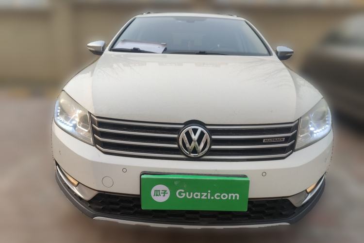 Used Volkswagen Magotan 2012 Travel Edition 2.0 TSI 4x4 Comfort Version Front