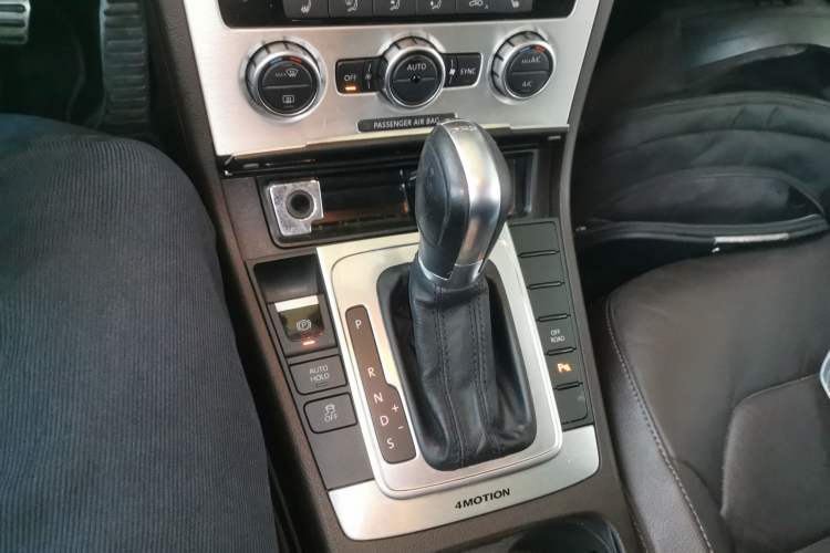 Used Volkswagen Magotan 2012 Travel Edition 2.0 TSI 4x4 Comfort Version Gear Lever