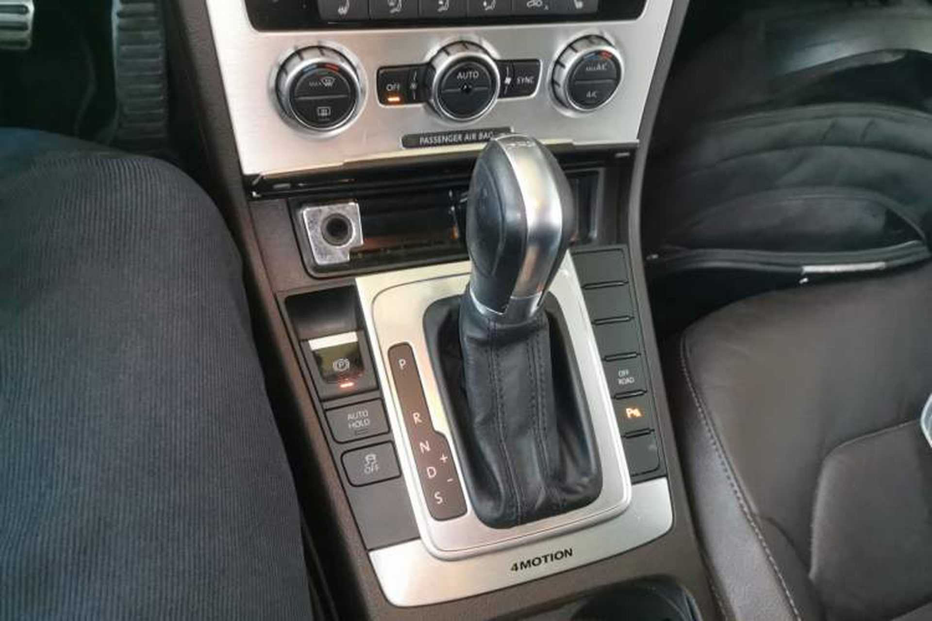 Used Volkswagen Magotan 2012 Travel Edition 2.0 TSI 4x4 Comfort Version Gear Lever