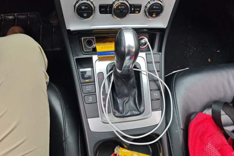 Used Volkswagen Magotan 2012 Revised 1.8TSI Luxury Version Gear Lever