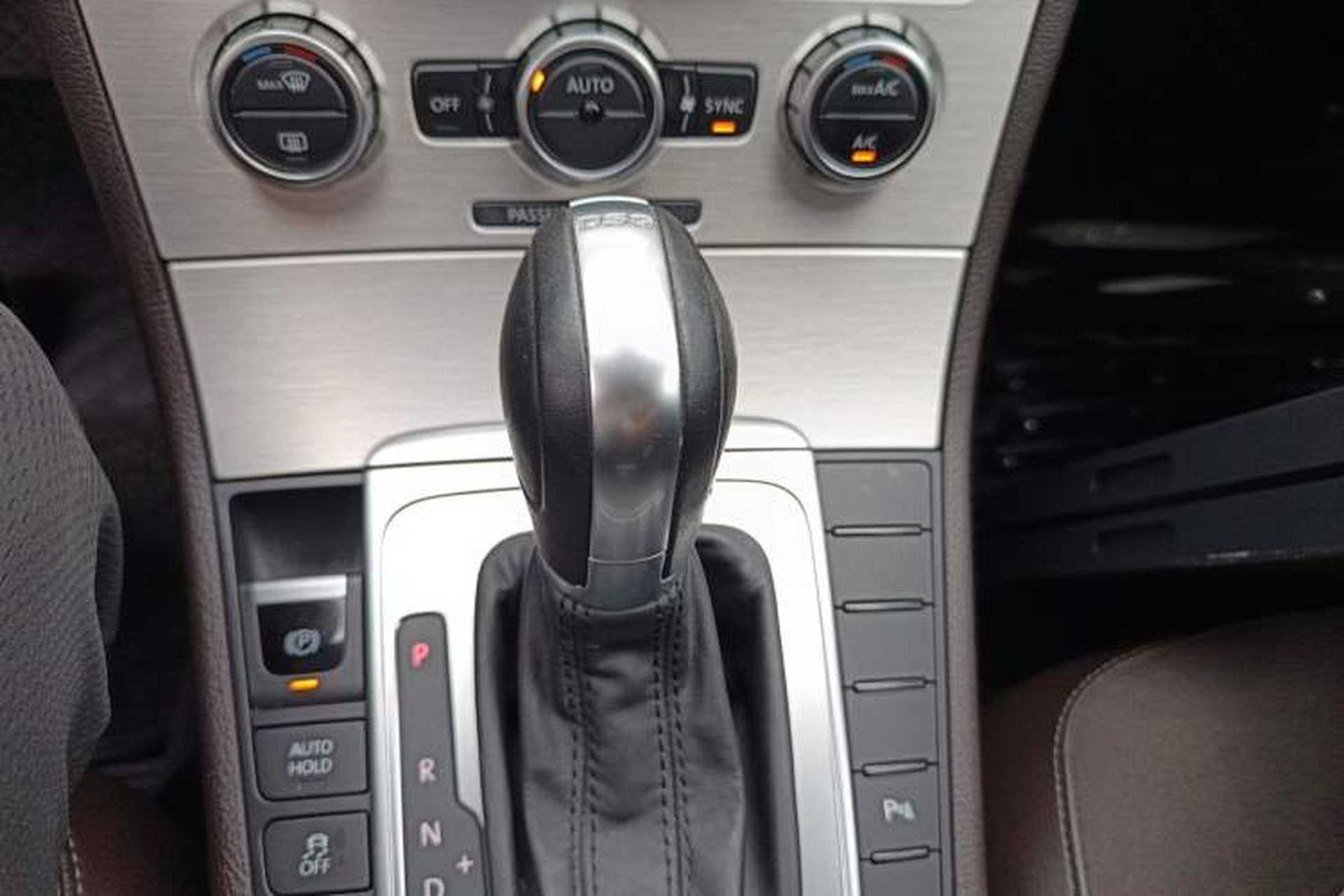 Used Volkswagen Magotan 2012 Travel Edition 2.0 TSI Comfort Version Gear Lever
