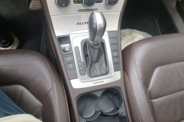 Used Volkswagen Magotan 2012 Travel Edition 2.0 TSI 4x4 Comfort Version Gear Lever