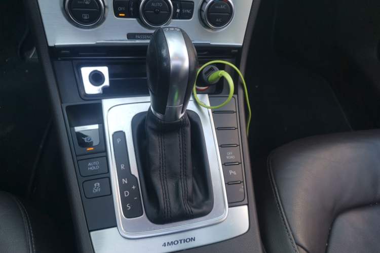 Used Volkswagen Magotan 2012 Travel Edition 2.0 TSI 4x4 Comfort Version Gear Lever