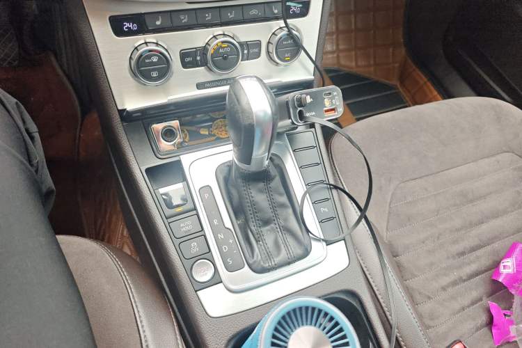 Used Volkswagen Magotan 2012 Travel Edition 2.0 TSI Comfort Version Gear Lever