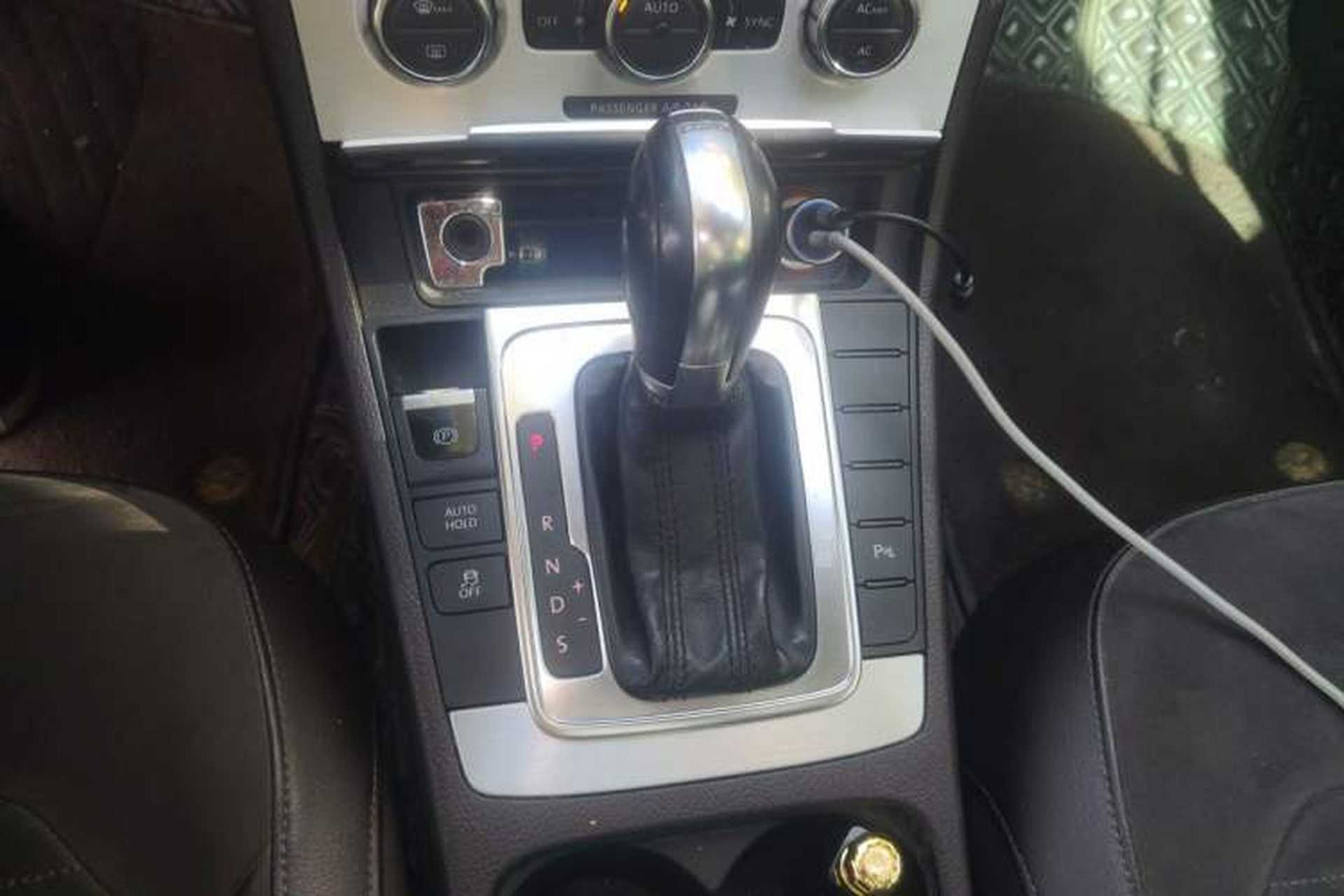 Used Volkswagen Magotan 2012 Travel Edition 2.0 TSI Comfort Version Gear Lever