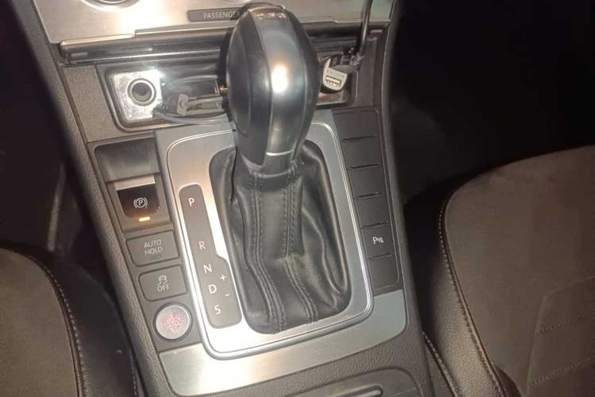 Used Volkswagen Magotan 2012 Travel Edition 2.0 TSI Comfort Version Gear Lever