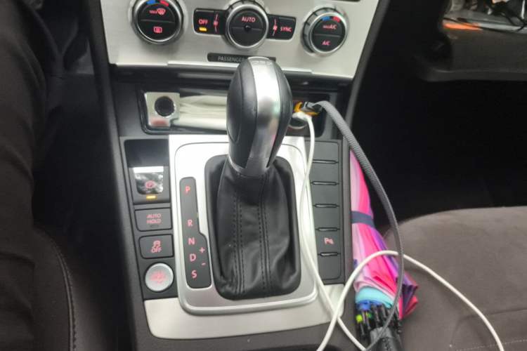 Used Volkswagen Magotan 2012 Travel Edition 2.0 TSI Comfort Version Gear Lever