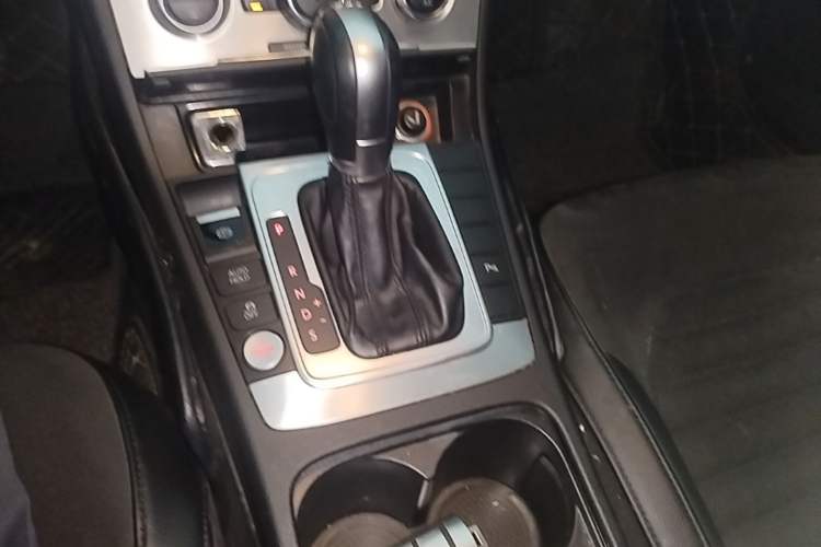 Used Volkswagen Magotan 2012 Travel Edition 2.0 TSI Comfort Version Gear Lever