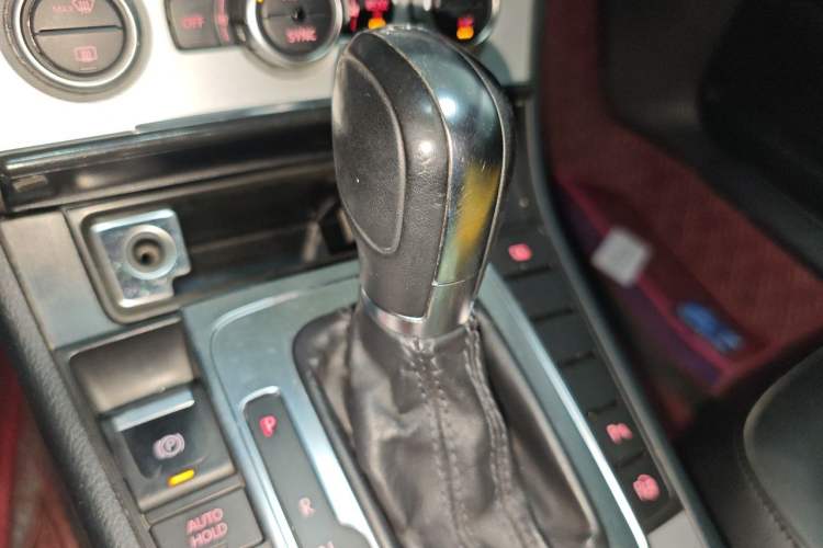 Used Volkswagen Magotan 2012 Facelift 1.8TSI Prestige Model Gear Lever