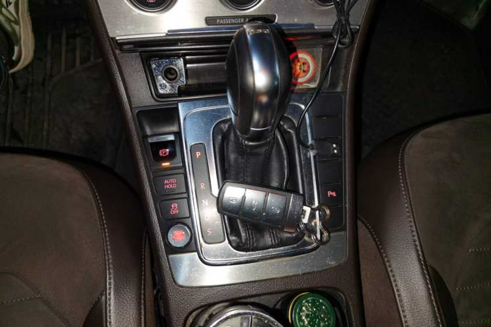 Used Volkswagen Magotan 2012 Travel Edition 2.0 TSI Comfort Version Gear Lever
