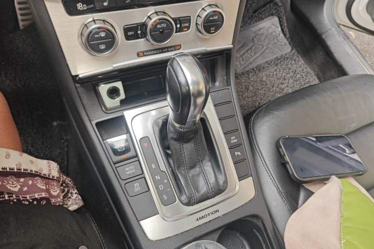 Used Volkswagen Magotan 2012 Travel Edition 2.0 TSI 4x4 Comfort Version Gear Lever