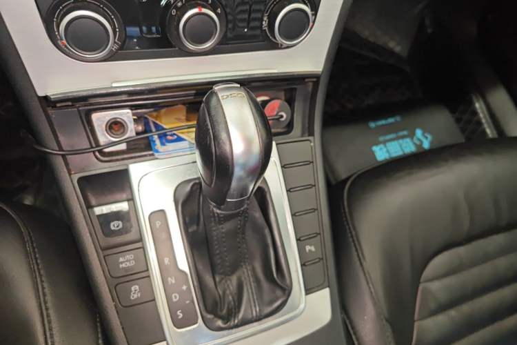 Used Volkswagen Magotan 2012 Revised Version 1.8TSI Leading Edition Gear Lever