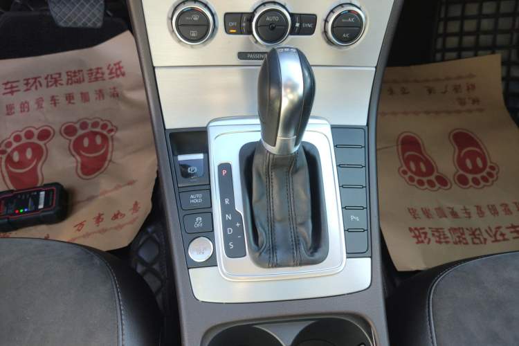 Used Volkswagen Magotan 2012 Travel Edition 2.0 TSI Comfort Version Gear Lever