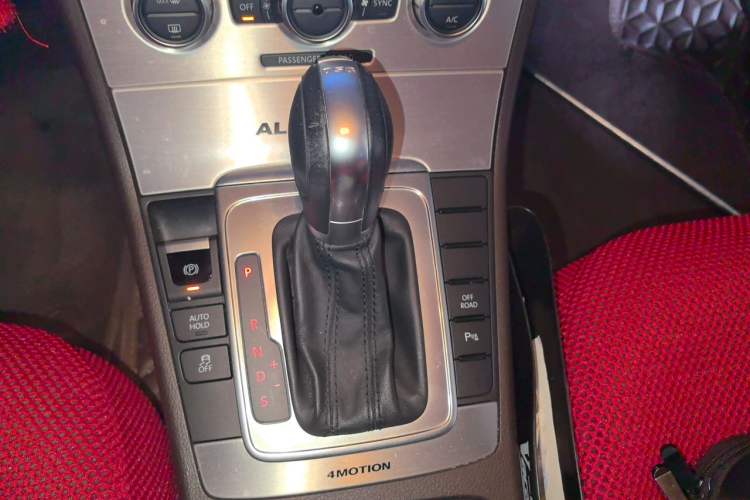 Used Volkswagen Magotan 2012 Travel Edition 2.0 TSI 4x4 Comfort Version Gear Lever