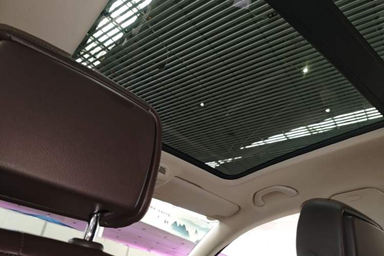 Used Volkswagen Magotan 2012 Travel Edition 2.0 TSI Comfort Version Headliner