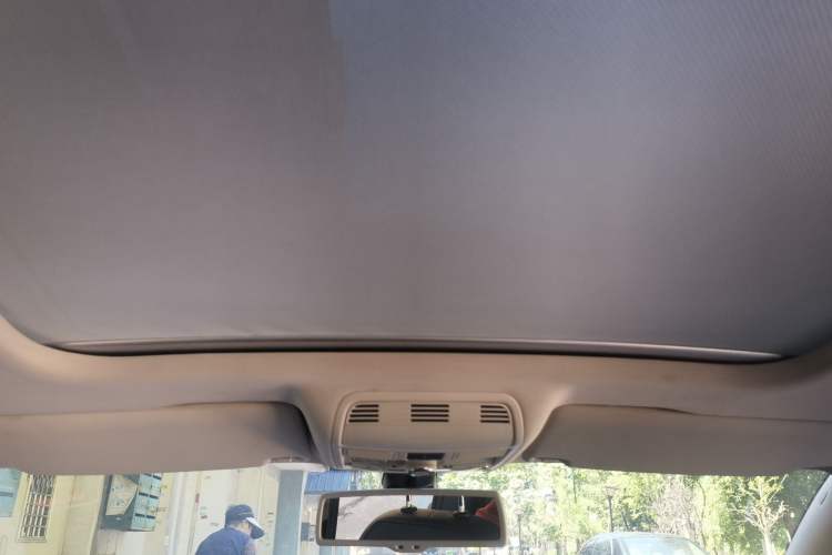 Used Volkswagen Magotan 2012 Travel Edition 2.0 TSI Luxury Version Headliner