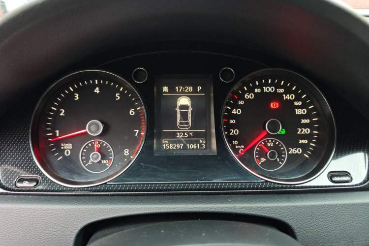 Used Volkswagen Magotan 2012 Revised 1.8TSI Luxury Version Instrument Cluster